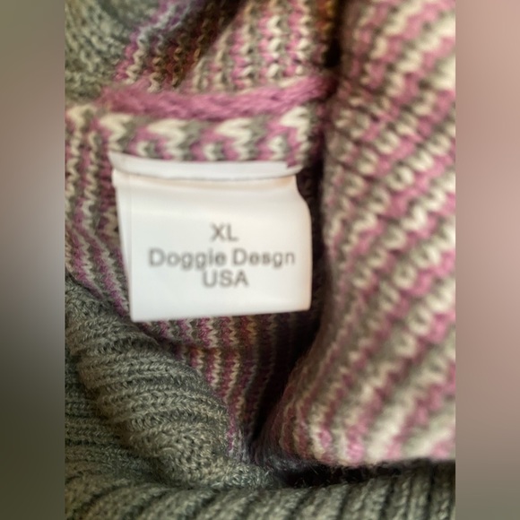 Argyle Dog Sweater - For Dogs Up to 25lbs - Picture 6 of 7